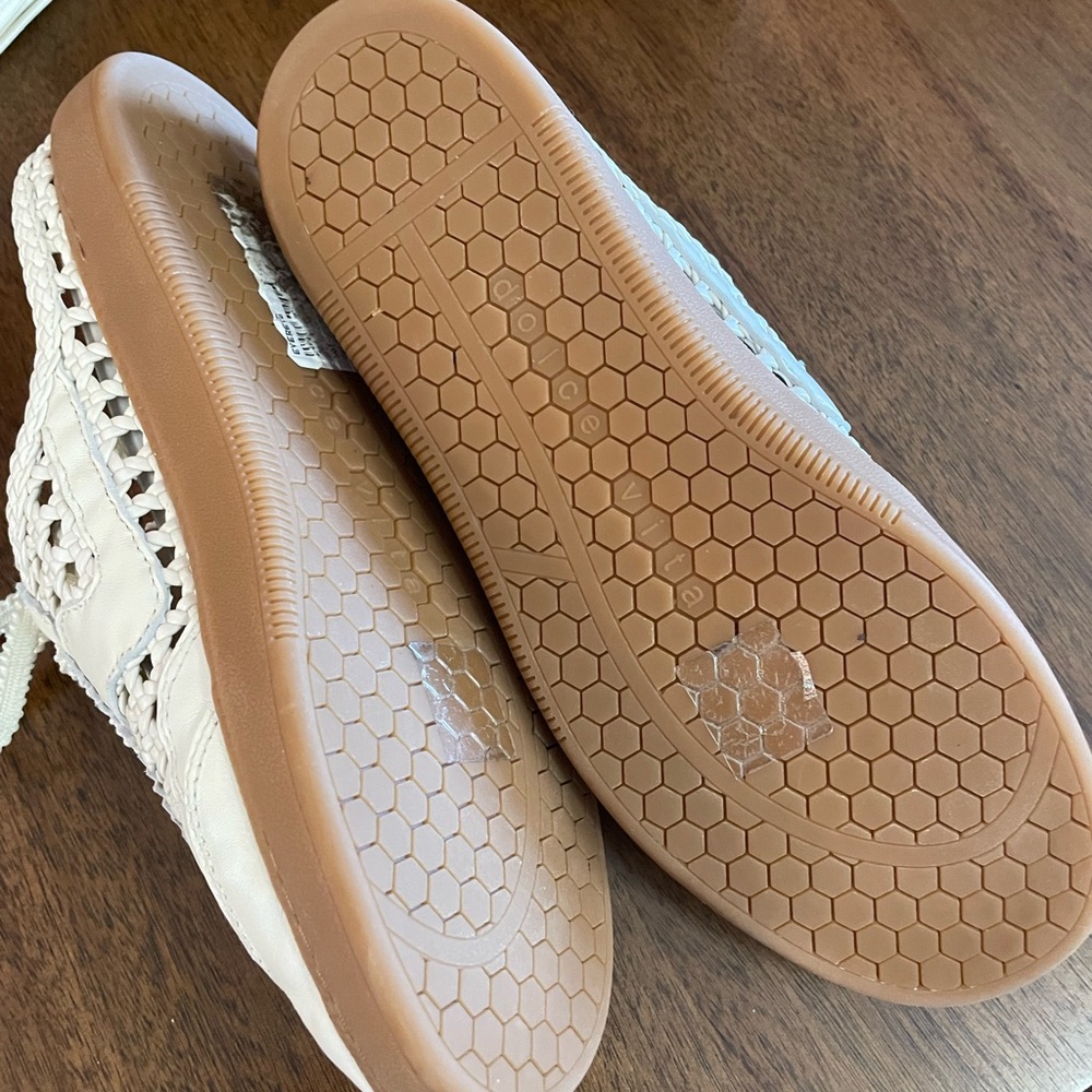 Dolce Vita Cream Woven Lace-Up Sneaker with Gum Sole - Picture 4 of 8